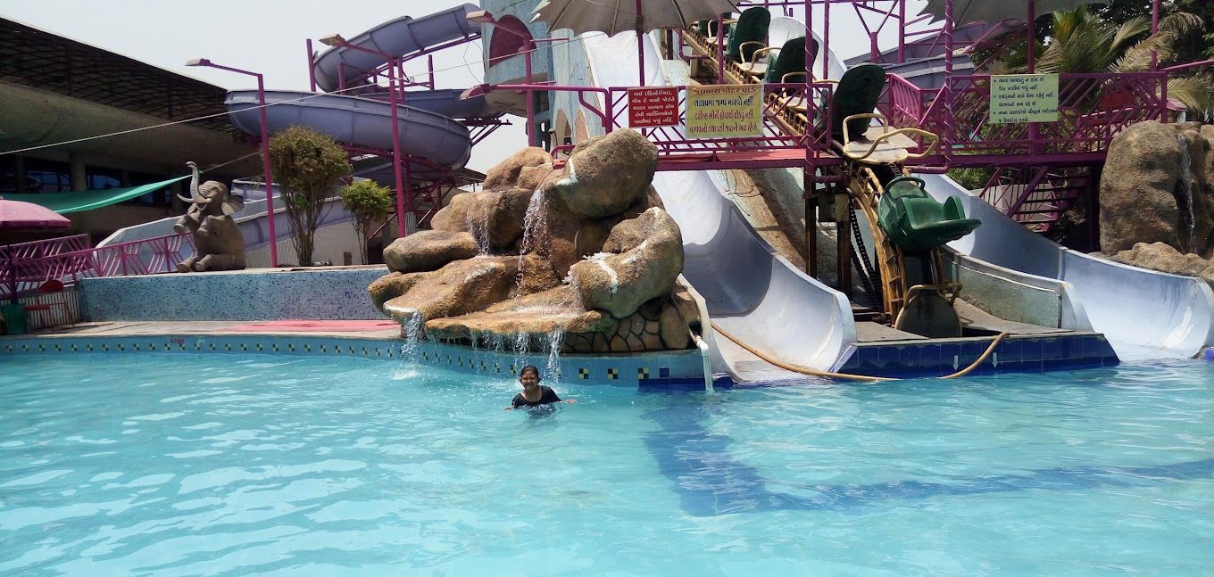Jaldhara Water Park Kankaria